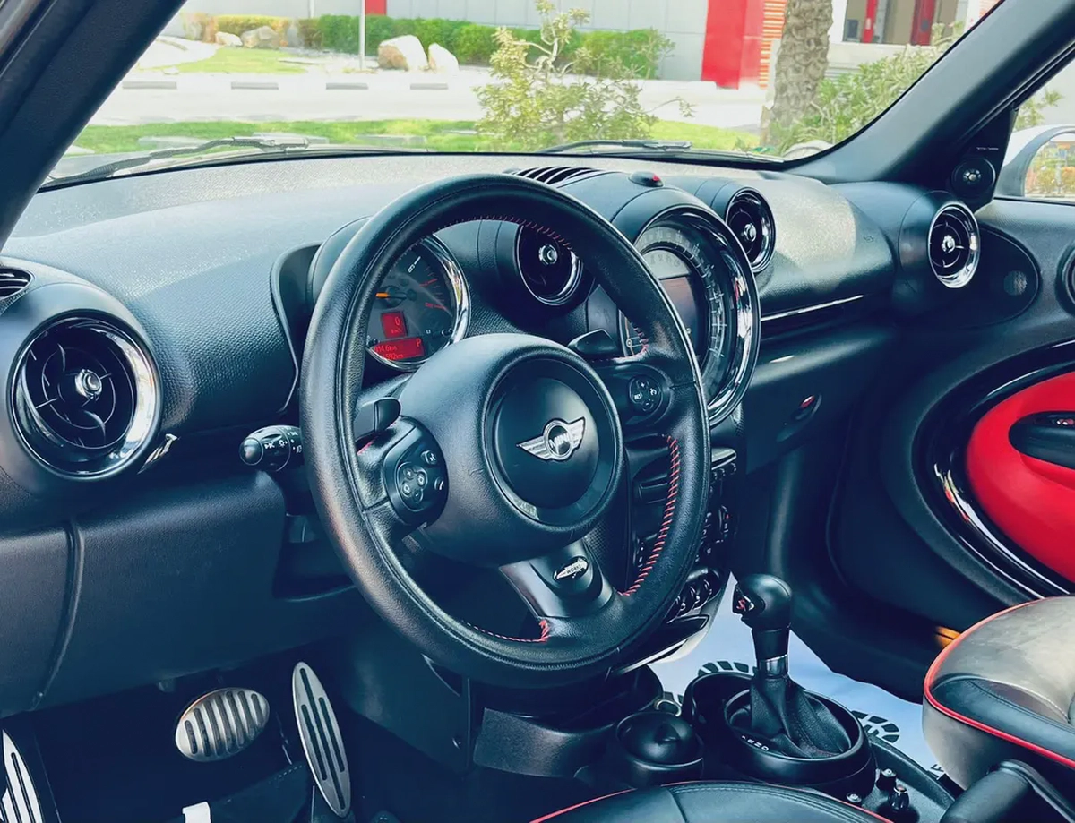 Mini Countryman S John copper Work gcc full option with services clean car