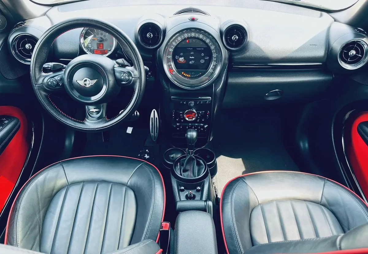 Mini Countryman S John copper Work gcc full option with services clean car
