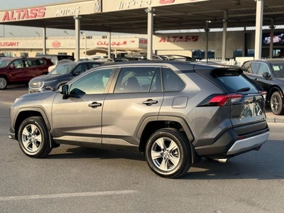 Toyota RAV4 XLE 2.5 L AWD Full Option 2025-17