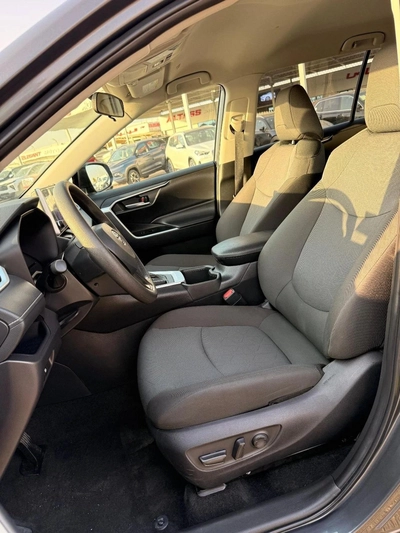 Toyota RAV4 XLE 2.5 L AWD Full Option 2025-12