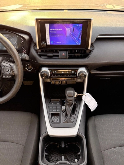 Toyota RAV4 XLE 2.5 L AWD Full Option 2025-19