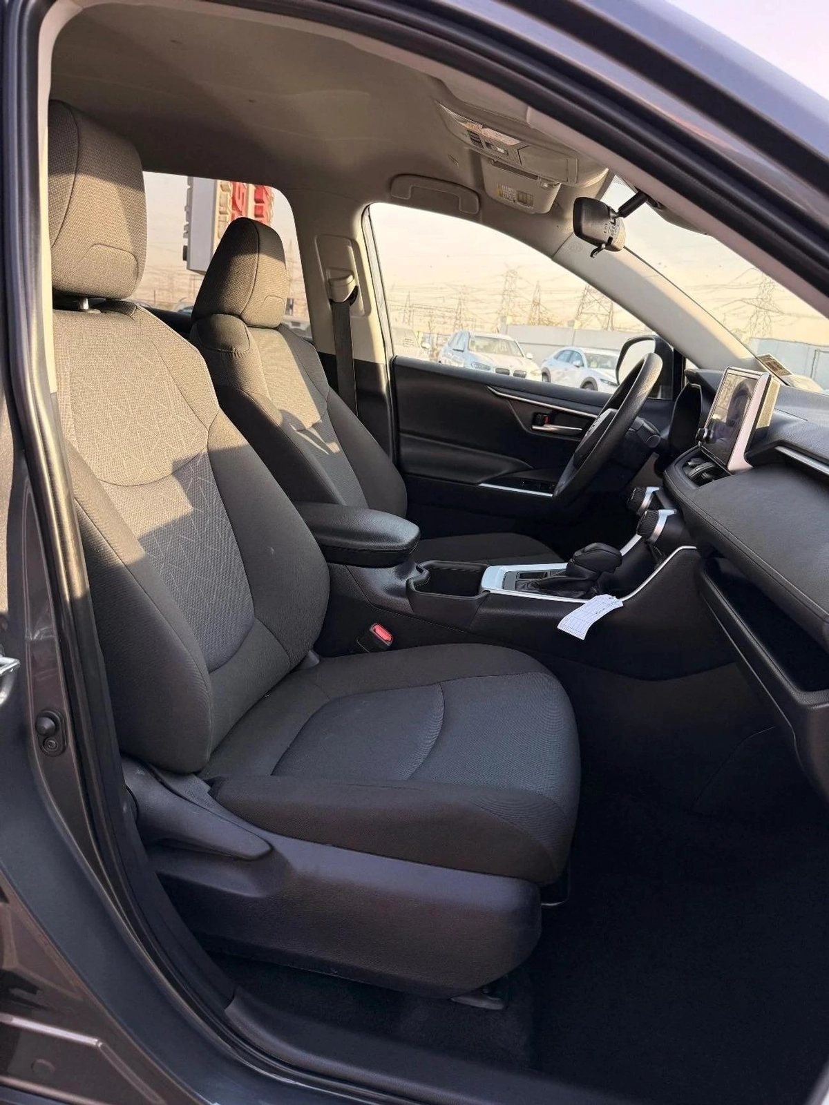 Toyota RAV4 XLE 2.5 L AWD Full Option 2025-10-10