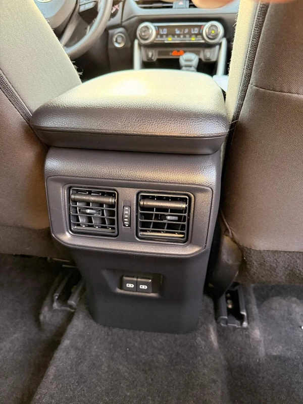 Toyota RAV4 XLE 2.5 L AWD Full Option 2025