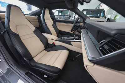 Porsche 911 Carrera 2025 | 400KM | UNDER WARRANTY-14