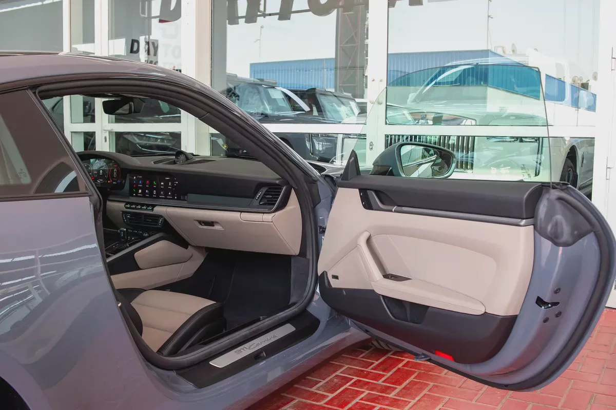 Porsche 911 Carrera 2025 | 400KM | UNDER WARRANTY-13-13