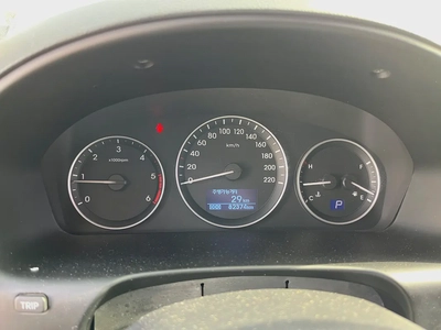 Hyundai H1-12