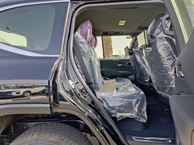 Toyota Land Cruiser GXR 3.3L DIESEL V6 || RADAR / REAR ENTERTAINMENT DVD / LEATER ,SUNROOF (CODE # VX)-12