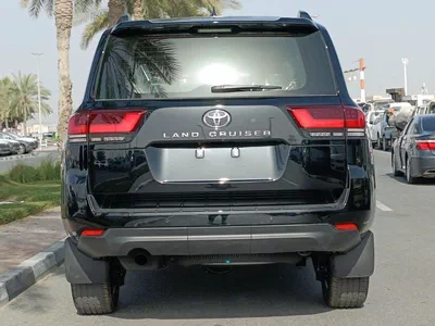 Toyota Land Cruiser GXR 3.3L DIESEL V6 || RADAR / REAR ENTERTAINMENT DVD / LEATER ,SUNROOF (CODE # VX)-3