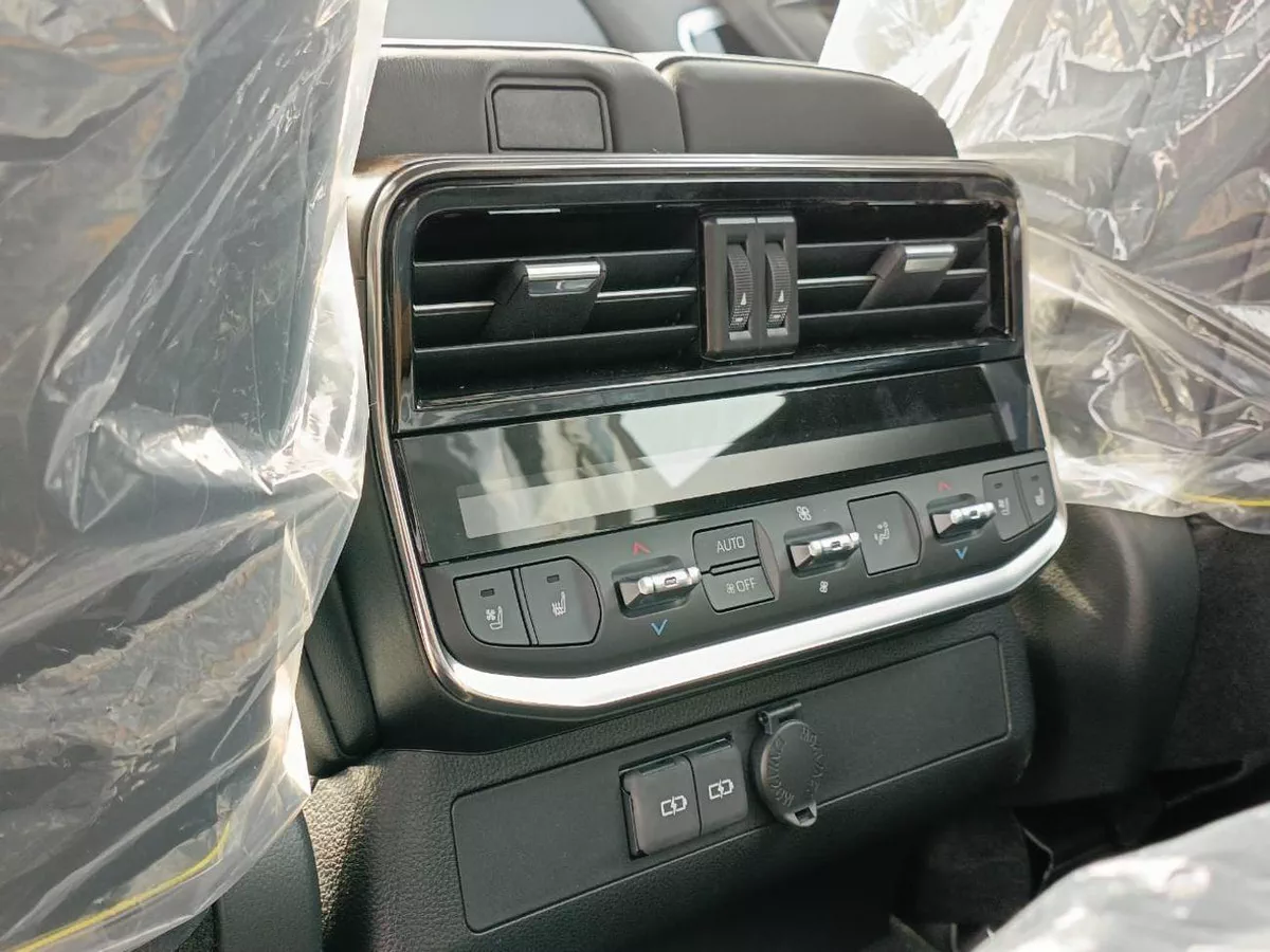Toyota Land Cruiser GXR 3.3L DIESEL V6 || RADAR / REAR ENTERTAINMENT DVD / LEATER ,SUNROOF (CODE # VX)-19-0