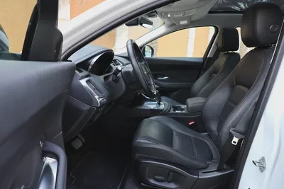 JAGUAR E-PACE P200 AWD ( S PLUS ) - GCC SPECS - ACCIDENT FREE - UNDER WARRANTY --11