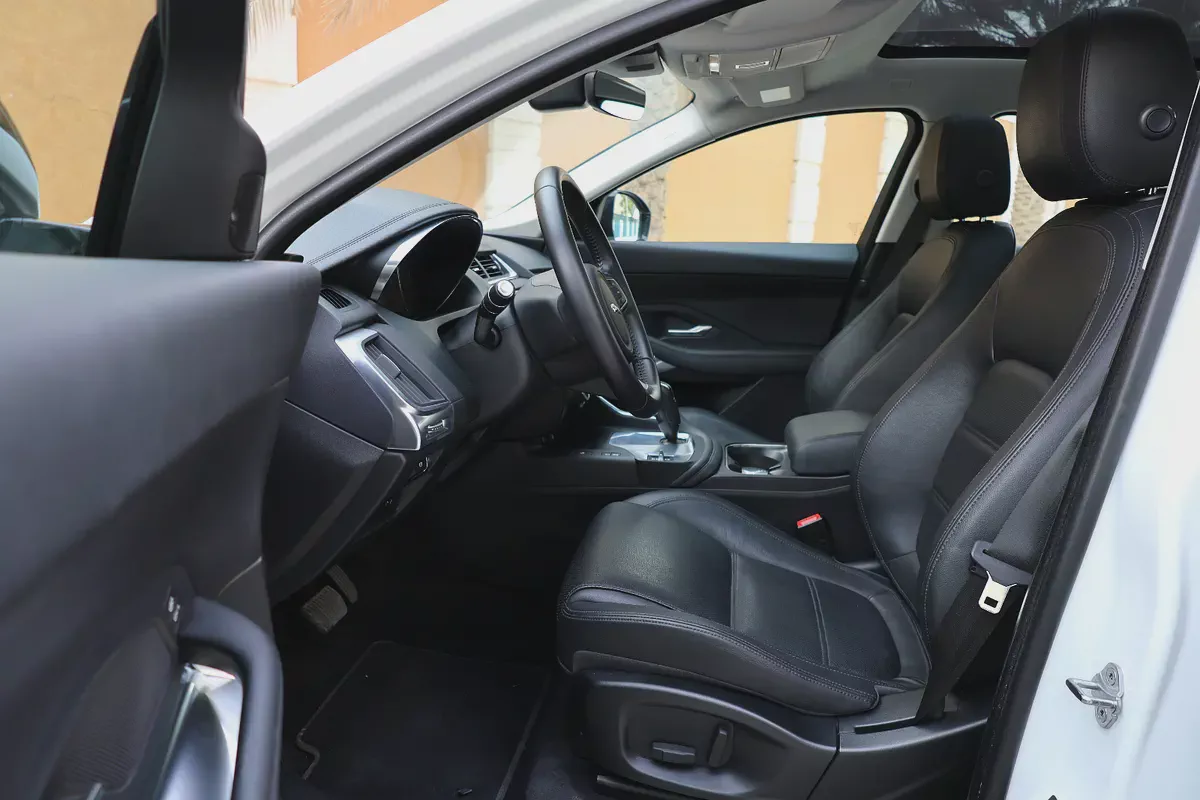 JAGUAR E-PACE P200 AWD ( S PLUS ) - GCC SPECS - ACCIDENT FREE - UNDER WARRANTY --11-11