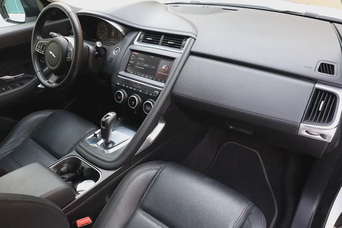 JAGUAR E-PACE P200 AWD ( S PLUS ) - GCC SPECS - ACCIDENT FREE - UNDER WARRANTY --16-16