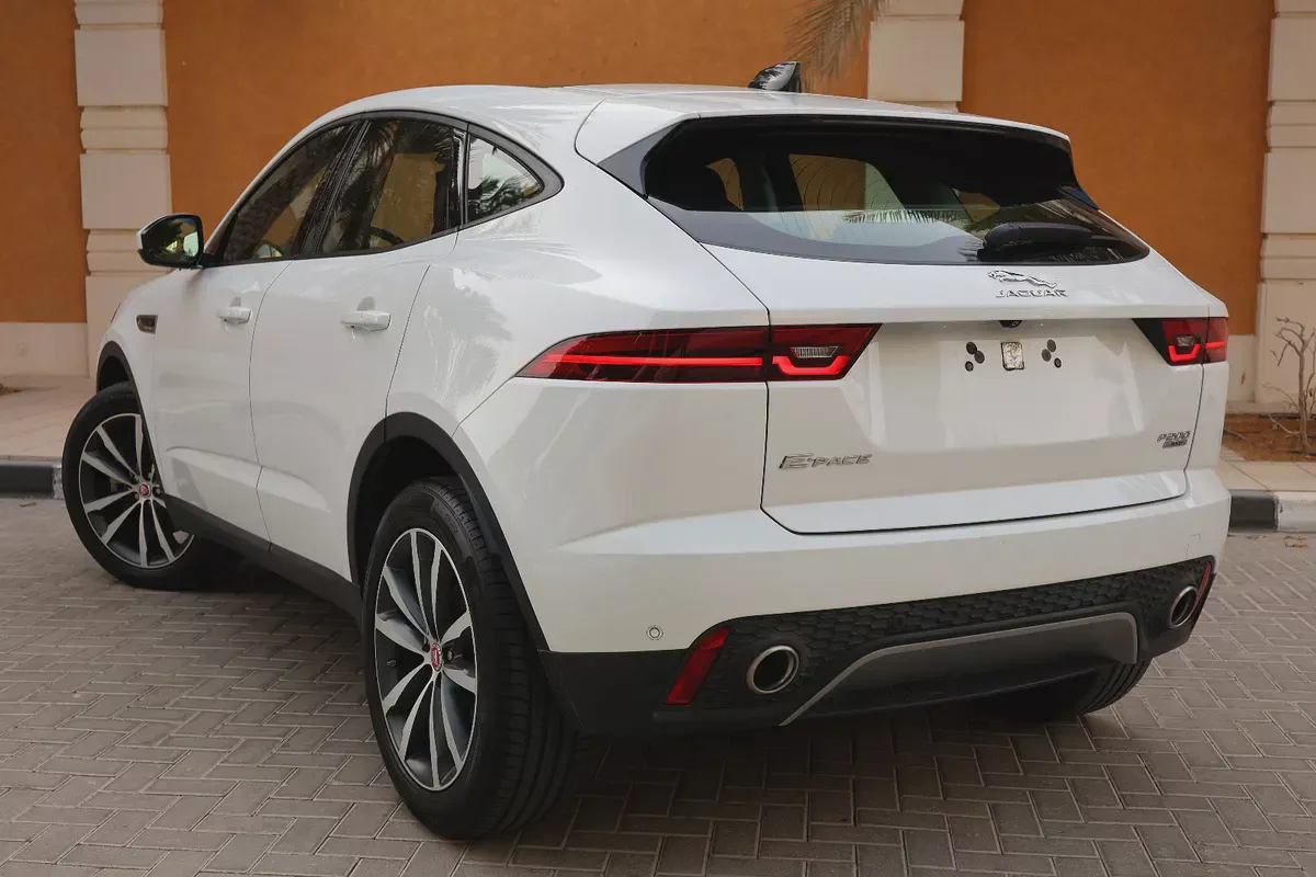 JAGUAR E-PACE P200 AWD ( S PLUS ) - GCC SPECS - ACCIDENT FREE - UNDER WARRANTY --4-4