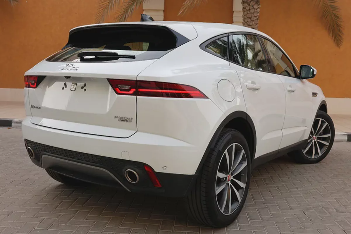 JAGUAR E-PACE P200 AWD ( S PLUS ) - GCC SPECS - ACCIDENT FREE - UNDER WARRANTY --5-5