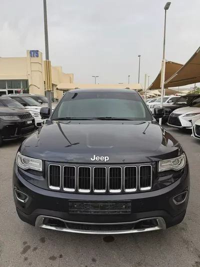 Jeep Grand Cherokee Limited 2015 - GCC Specs - Excellent Condition-0