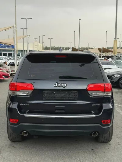 Jeep Grand Cherokee Limited 2015 - GCC Specs - Excellent Condition-13