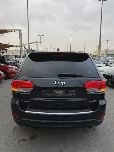 Jeep Grand Cherokee Limited 2015 - GCC Specs - Excellent Condition-1