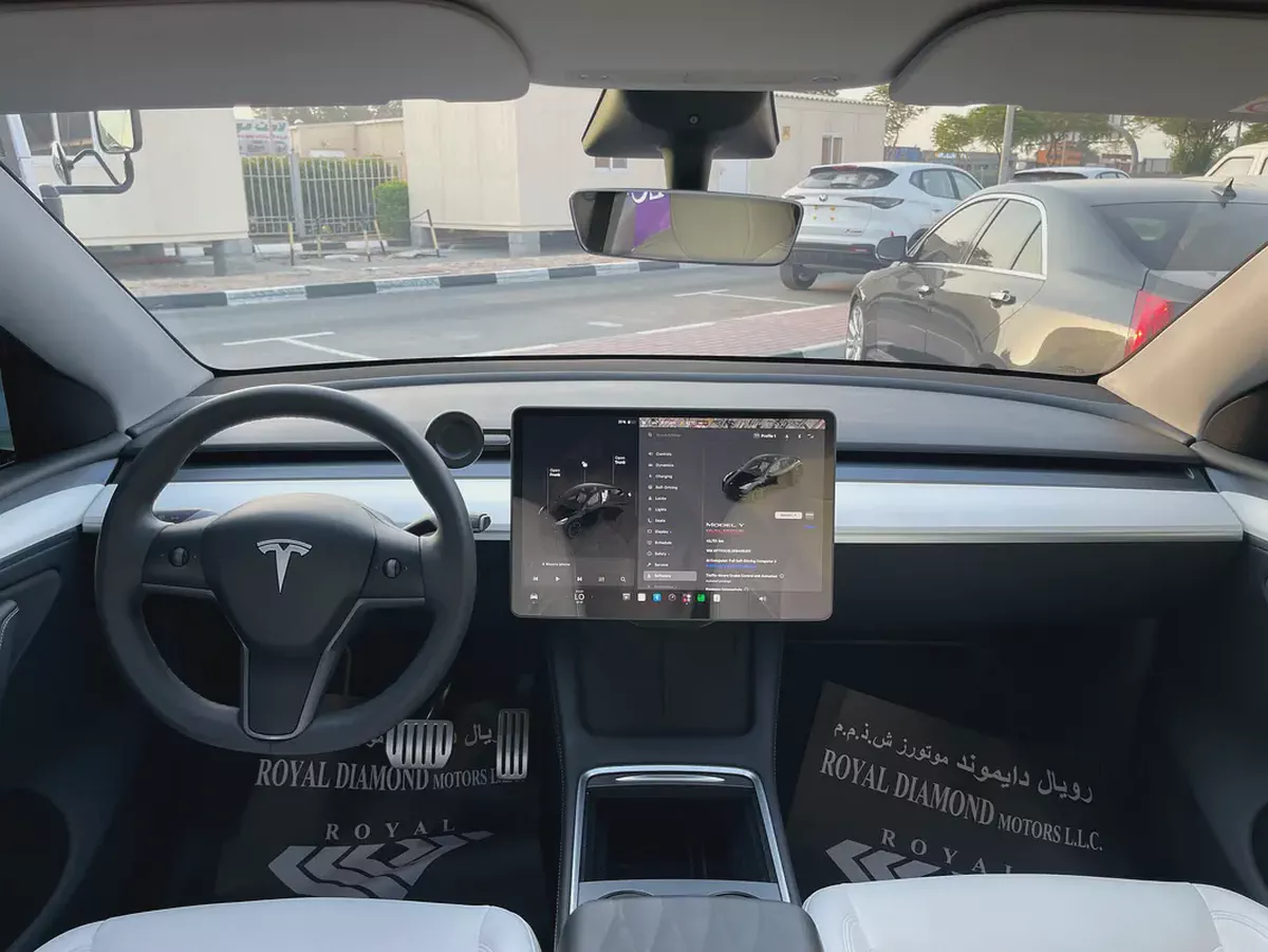 Tesla Model Y performance 2024 GCC Under Warranty From Agency-12-12