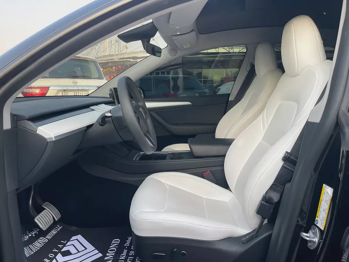 Tesla Model Y performance 2024 GCC Under Warranty From Agency-7-7