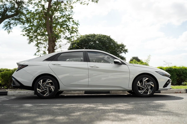 HYUNDAI ELANTRA 1.5 CHINESE SPECS 2025 MODEL FULL OPTION