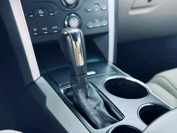 FORD EXPLORER | XLT I WHITE INTERIOR | 2013 | ONLY : 115,375 KM | JAPAN IMPORT | CLEAN TITLE