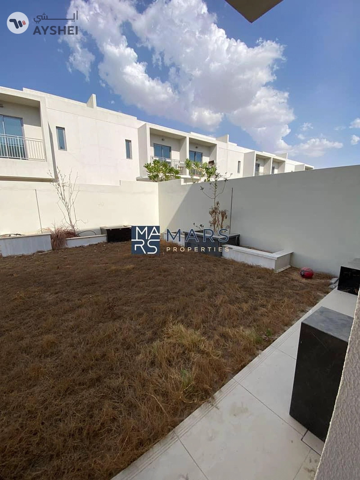 READY TO MOVE l 3 BED BIG LAYOUT | CORNER
