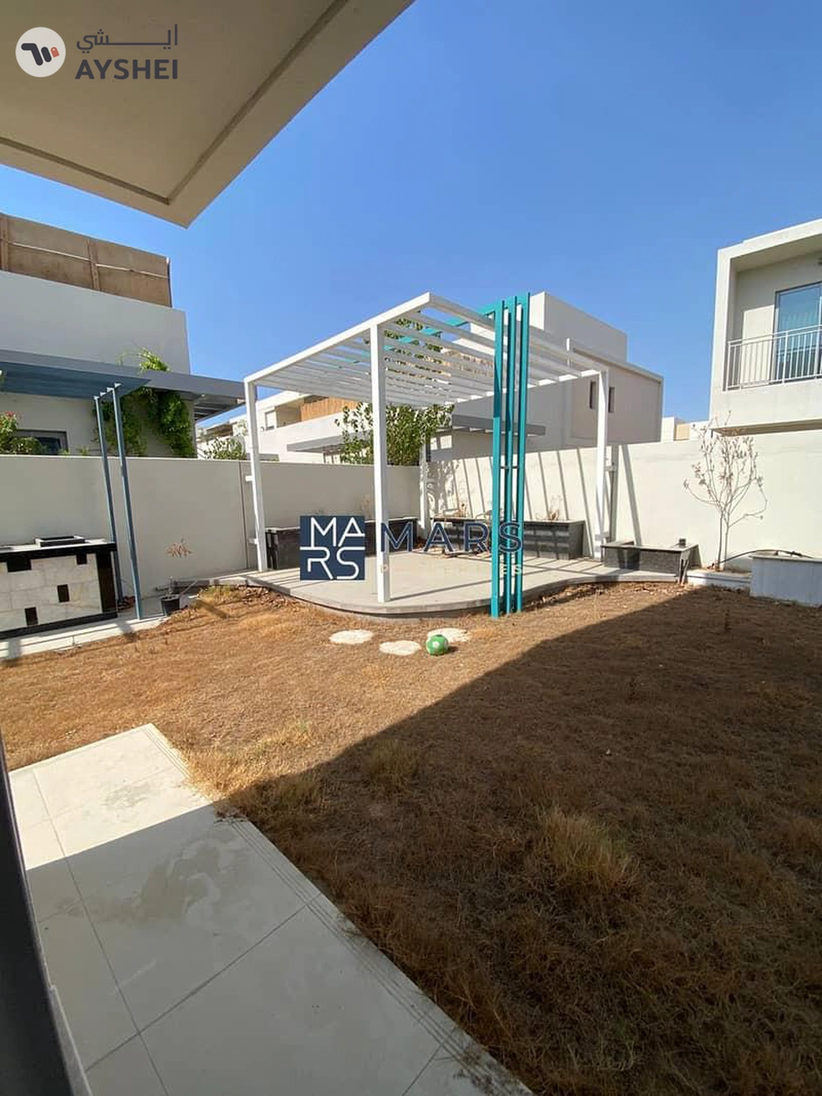READY TO MOVE l 3 BED BIG LAYOUT | CORNER