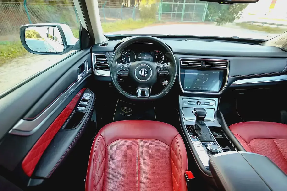 AED 656/Month | RX-8 Luxury | Free Warranty | GCC Specs | REF#M40733-8-8