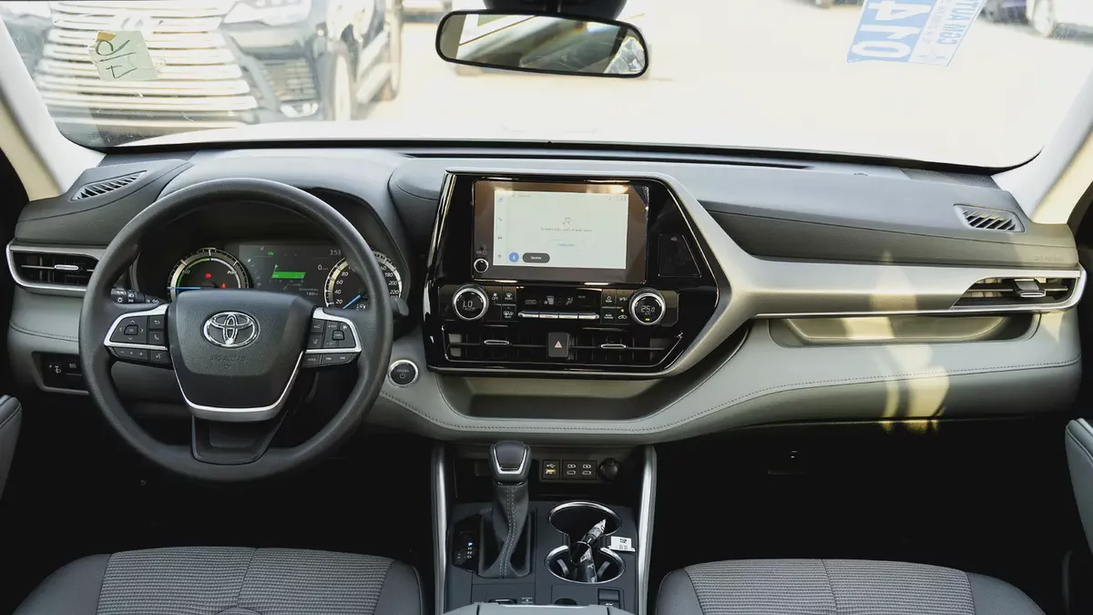 2026 Toyota Highlander LE 2.5 AT Hybrid-10-10