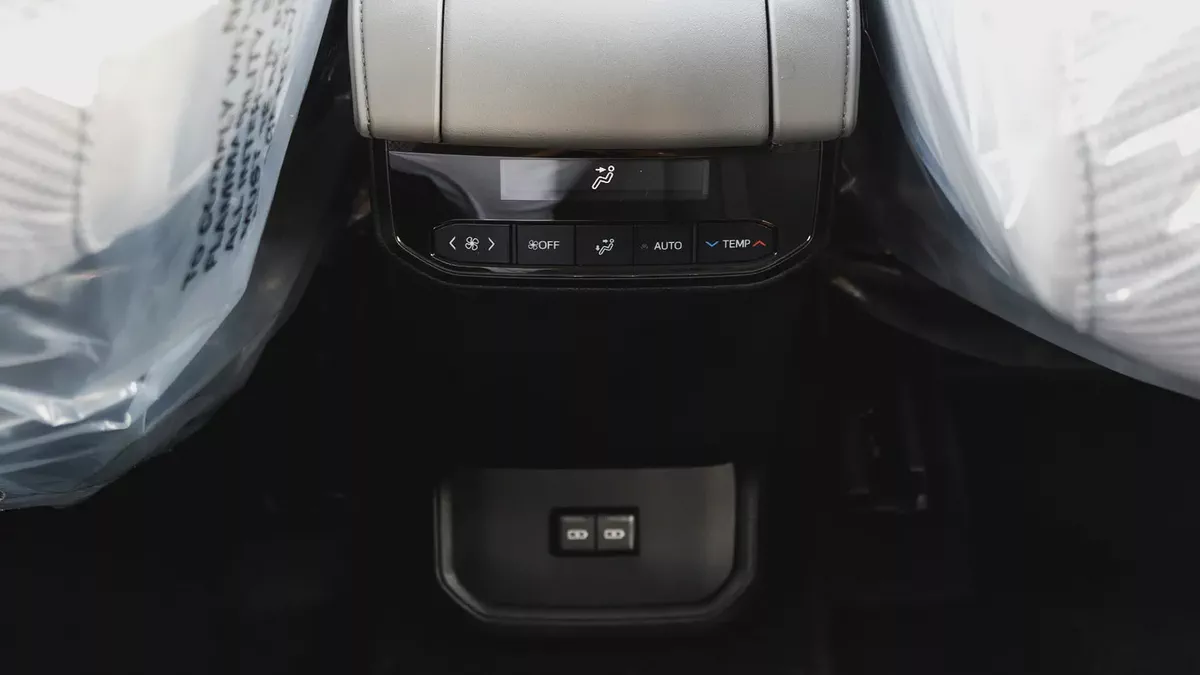 2026 Toyota Highlander LE 2.5 AT Hybrid-17-17