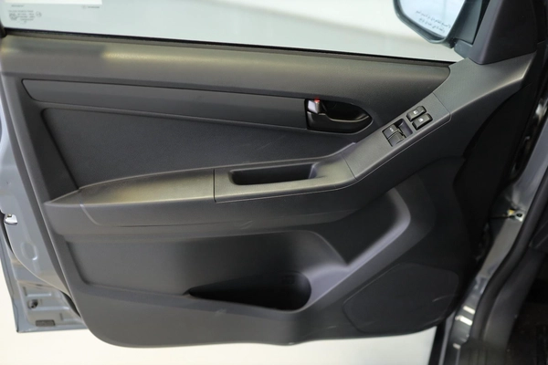  ISUZU D-MAX 1.9L 4X2 MODEL 2025 GCC SPECS