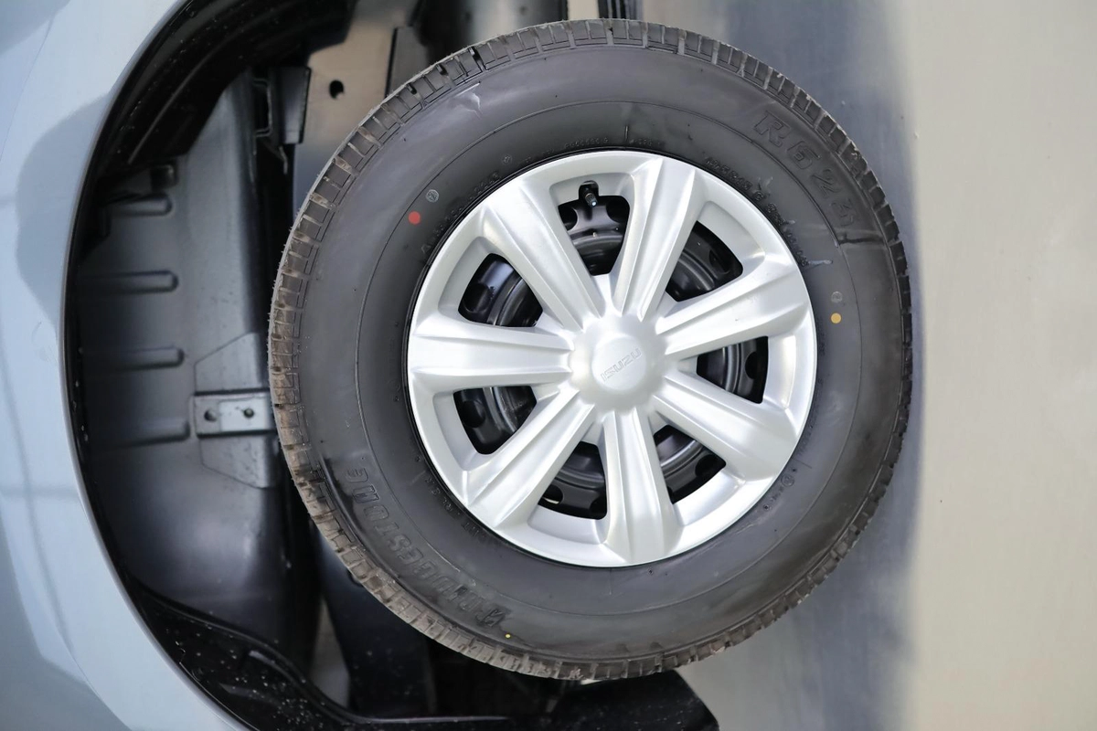  ISUZU D-MAX 1.9L 4X2 MODEL 2025 GCC SPECS-11-11
