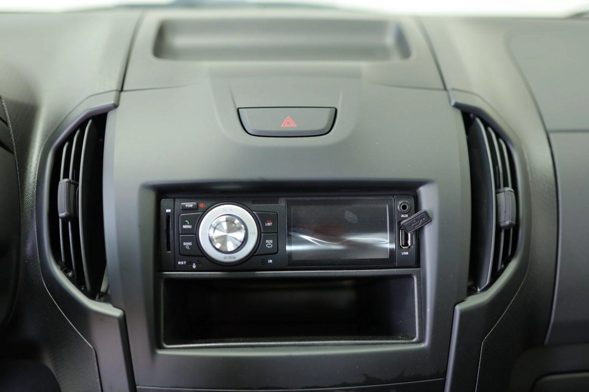  ISUZU D-MAX 1.9L 4X2 MODEL 2025 GCC SPECS-19-19