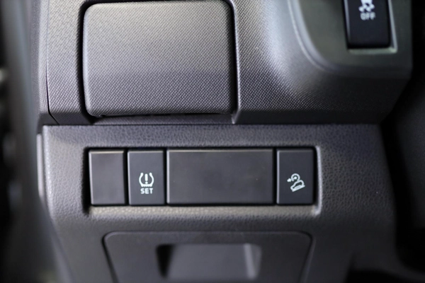  ISUZU D-MAX 1.9L 4X2 MODEL 2025 GCC SPECS