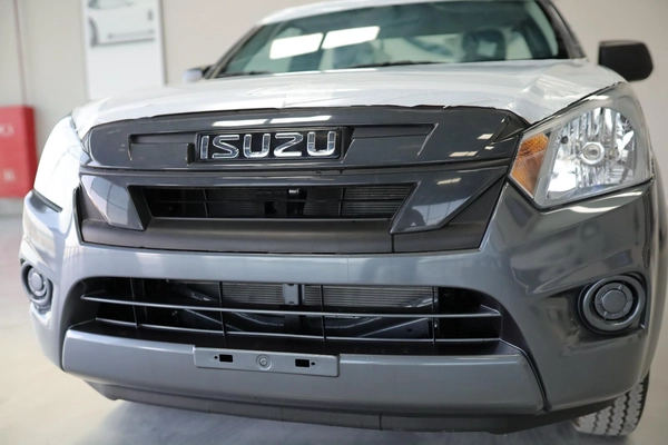  ISUZU D-MAX 1.9L 4X2 MODEL 2025 GCC SPECS