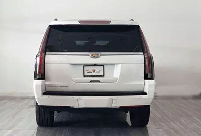 Cadillac Escalade PLATINUM 226.9 -INCH PREMIUM 6.2L-8CYL FULL MAINTENANCE DONE-3