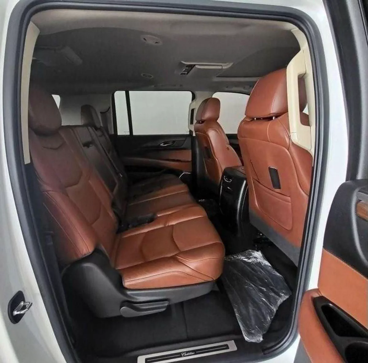 Cadillac Escalade PLATINUM 226.9 -INCH PREMIUM 6.2L-8CYL FULL MAINTENANCE DONE-11-0