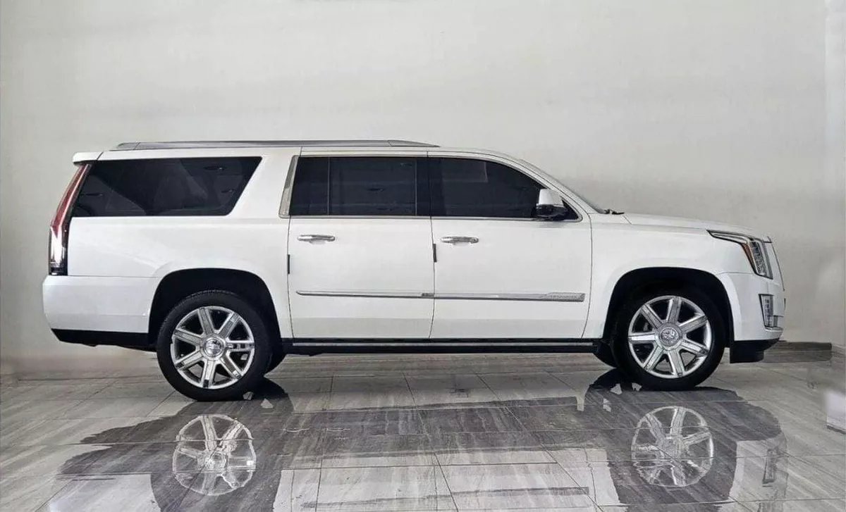 Cadillac Escalade PLATINUM 226.9 -INCH PREMIUM 6.2L-8CYL FULL MAINTENANCE DONE-2-0