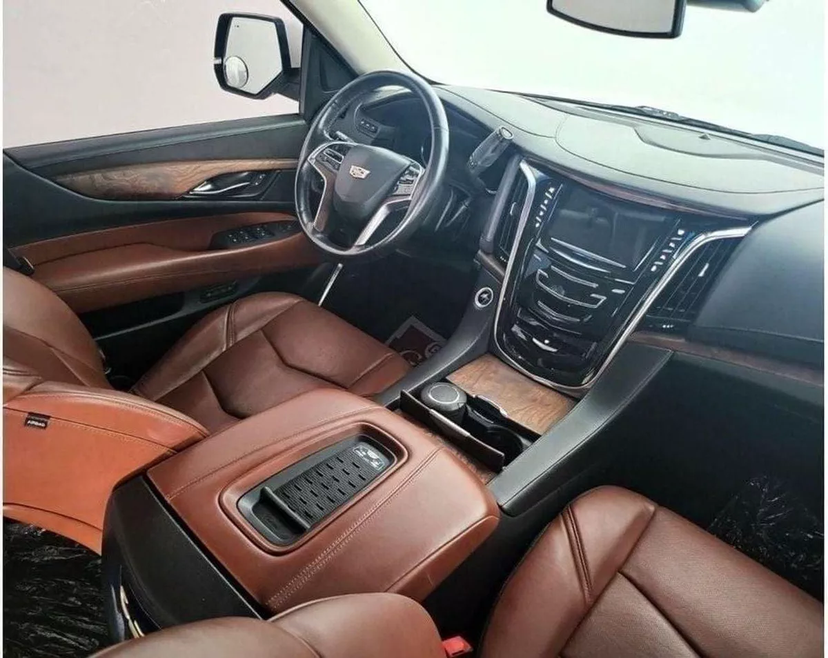 Cadillac Escalade PLATINUM 226.9 -INCH PREMIUM 6.2L-8CYL FULL MAINTENANCE DONE-6-0