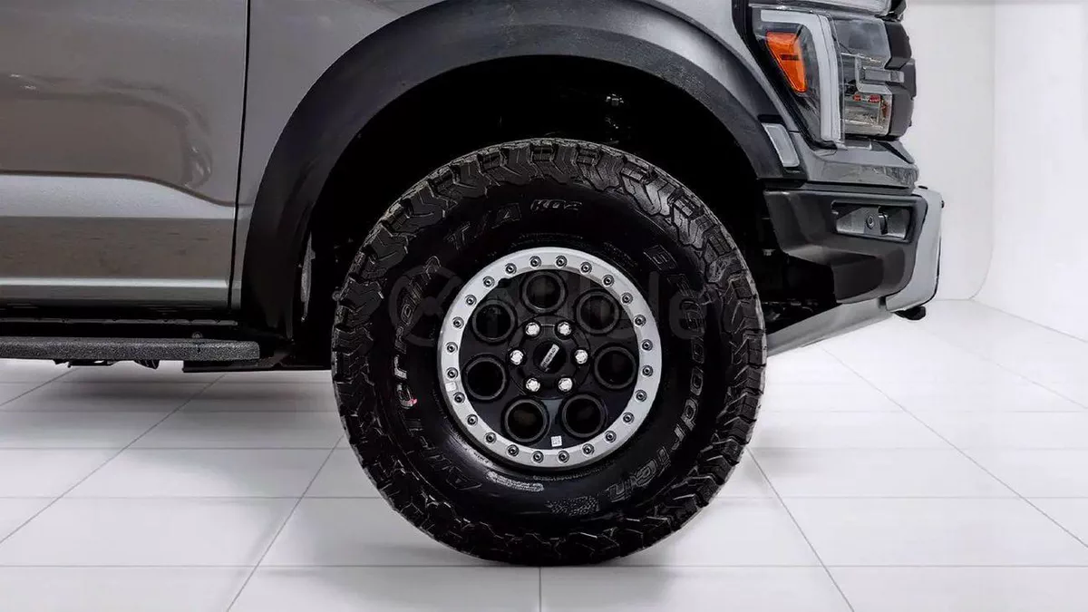 Ford F-150 RAPTOR | 2-YEAR WARRANTY + SERVICE AVAILABLE | IN-HOUSE FINANCING | 0% DOWNPAYMENT (BANK)-4-0