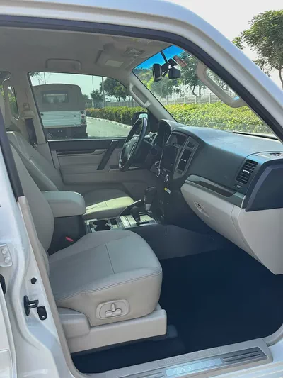 3.8L 952/-AED EMI Mitsubishi Pajero 2020 GLS Top Line - GCC Specs - Well  Maintained-9