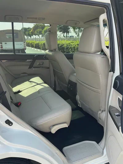 3.8L 952/-AED EMI Mitsubishi Pajero 2020 GLS Top Line - GCC Specs - Well  Maintained-5