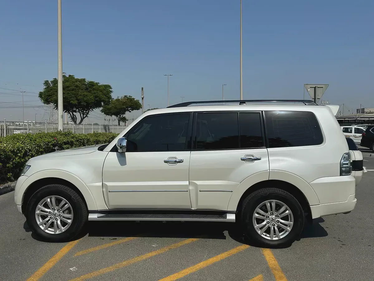 3.8L 952/-AED EMI Mitsubishi Pajero 2020 GLS Top Line - GCC Specs - Well  Maintained-10-10