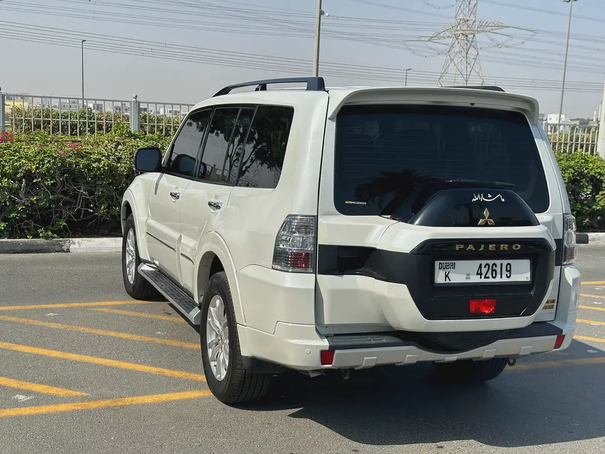 3.8L 952/-AED EMI Mitsubishi Pajero 2020 GLS Top Line - GCC Specs - Well  Maintained-13-13