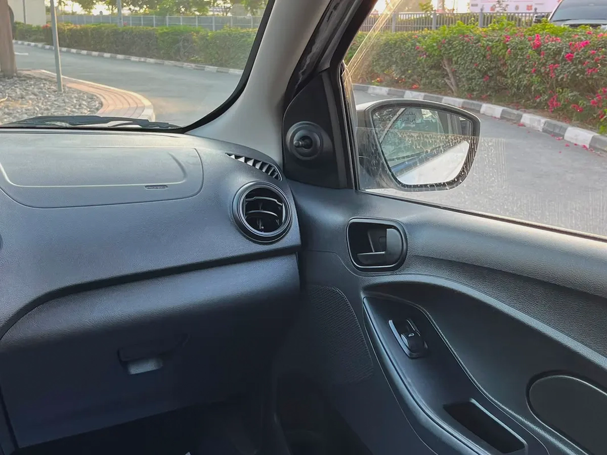 Ford Figo SE 2019 GCC Specs-13-13