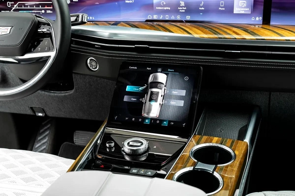 2025 CADILLAC ESCALADE 600 PLATINUM SPORT | GCC MAIN DEALER WARRANTY AND SERVICE| AKG PREMIUM AUDIO
