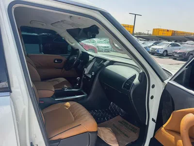 Nissan patrol 2019 white color GCc calen cR-4