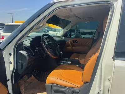 Nissan patrol 2019 white color GCc calen cR-5