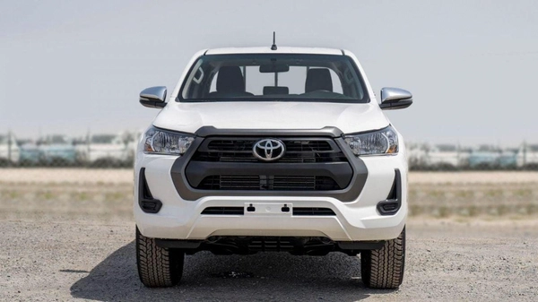 Toyota Hilux DLX HILUX 2.4L MED OPTION DIESEL 2024