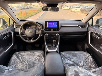 Toyota RAV4 XLE 2.5L Full Option-4